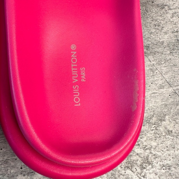 Louis Vuitton Pool Pillow Flat Comfort Slides - Picture 7 of 14